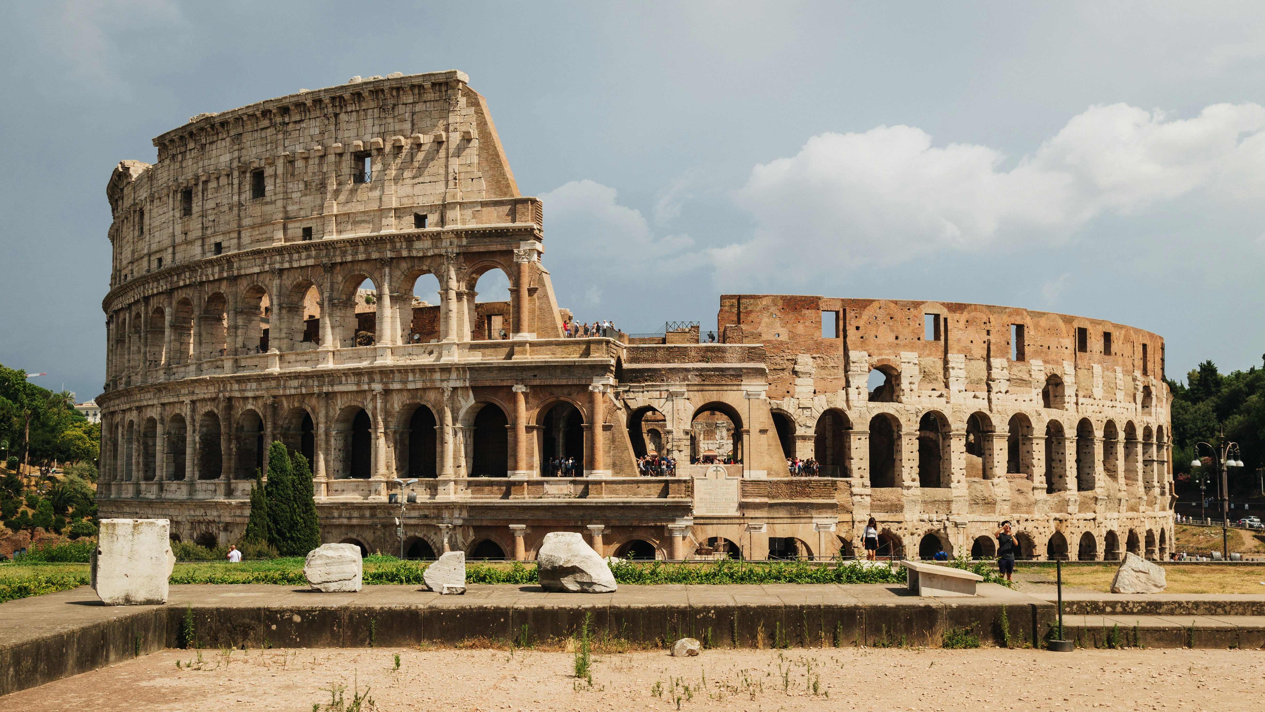 Colosseo - luogo turistico a Roma