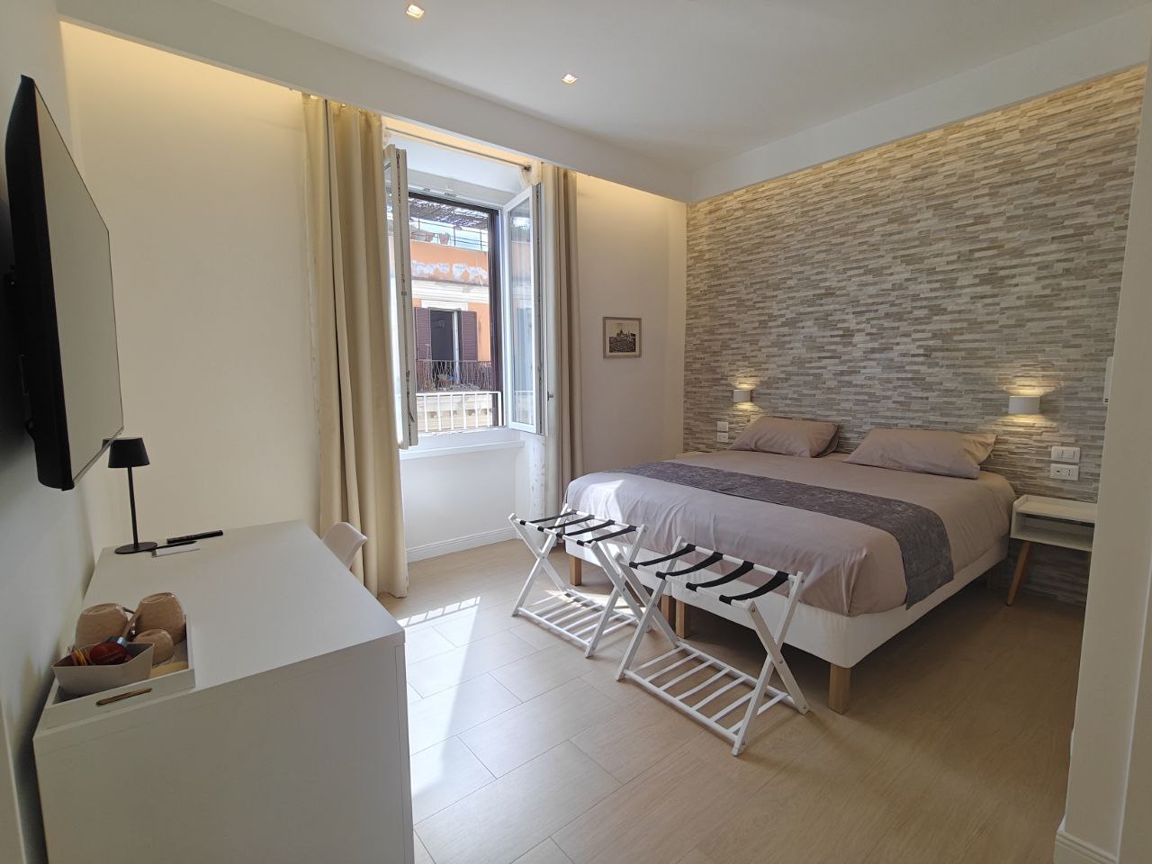 Camera Grey Room moderna e accogliente a Roma