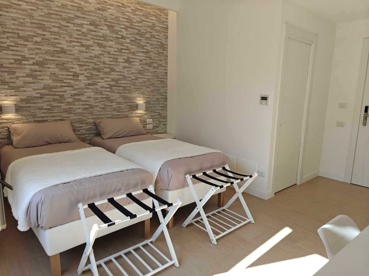 Miniatura Grey Room 6