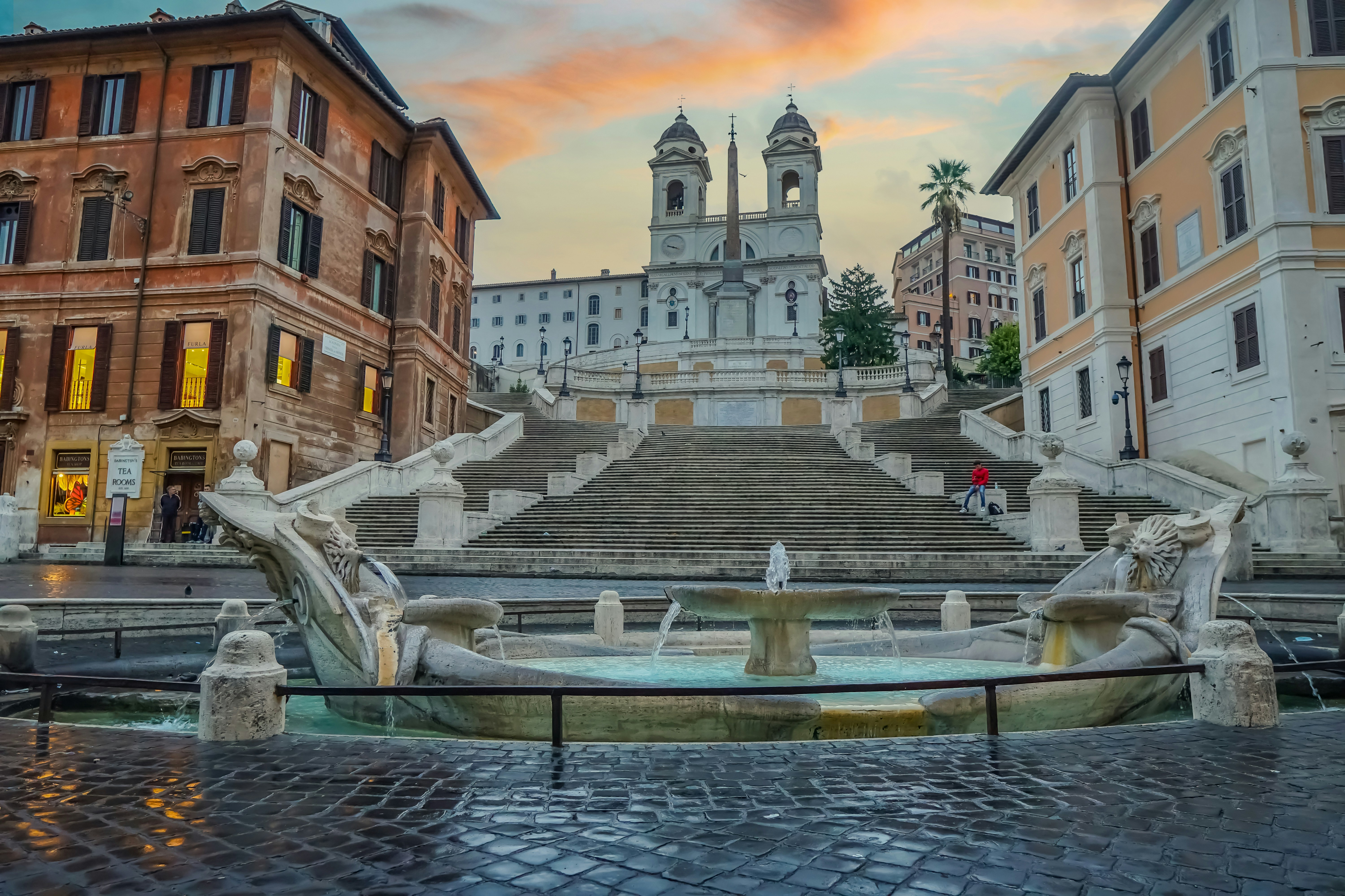 Piazza di Spagna - luogo turistico a Roma